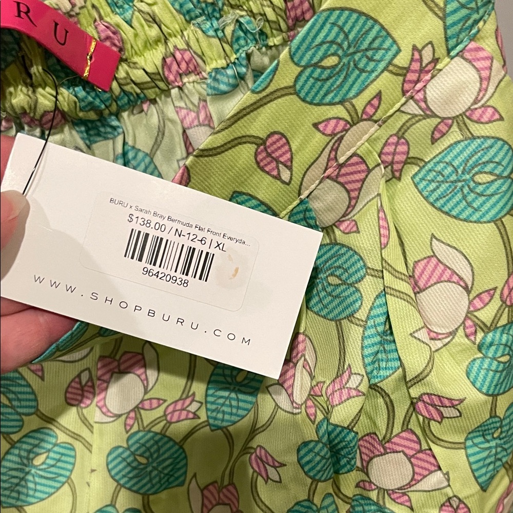 BURU Women's Floral Green Shorts - Picture 4 of 5